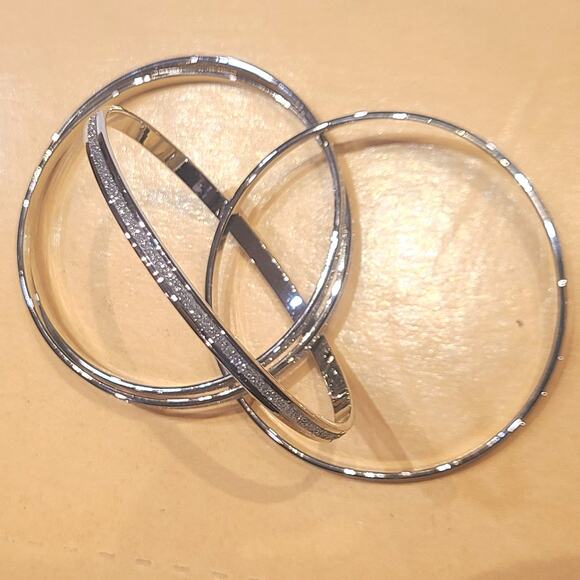 Silver Rhinestone Bangle Fashion Bracelets ~ NEW - Picture 3 of 4